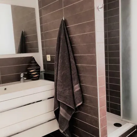 فيلة Kipili Spirit House. *