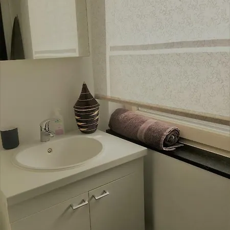 Kipili Spirit House. نيفي